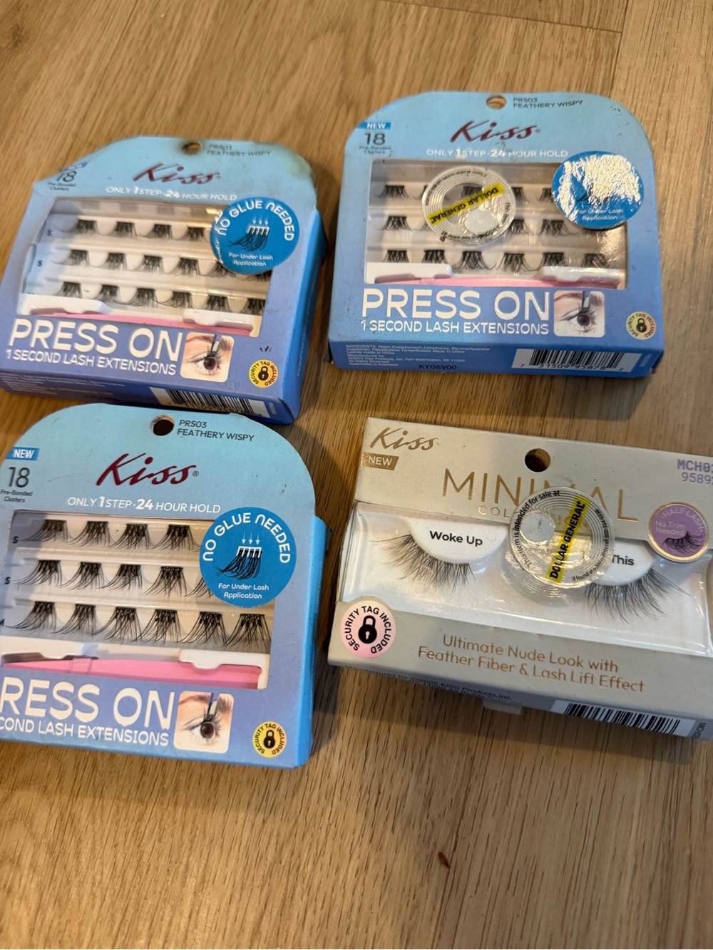 Kiss Press On Lash Clusters & Mini Lashes - Blue, White